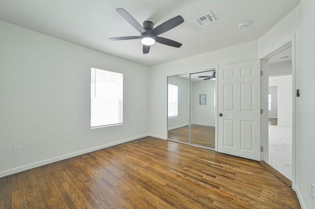 Building Photo - 1526 NW 45th St