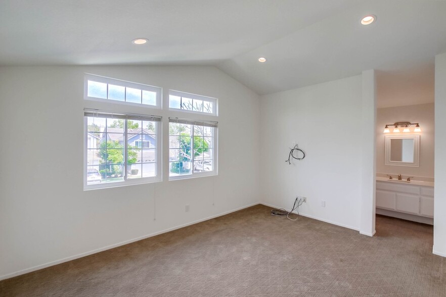 Building Photo - 10556 Kemerton Rd
