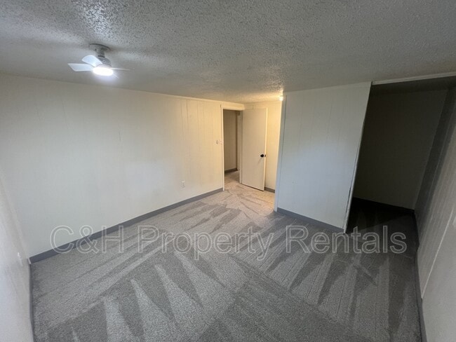 Building Photo - 631 Miles Ave