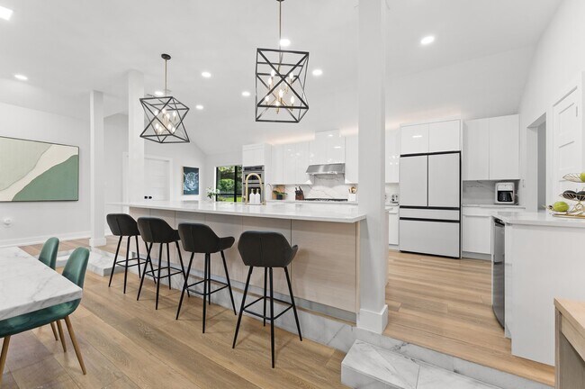 Building Photo - 10826 Moonlight Dr