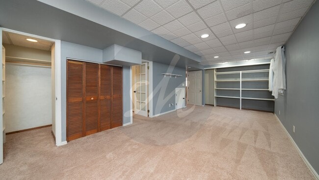 Building Photo - Old Farm Gem