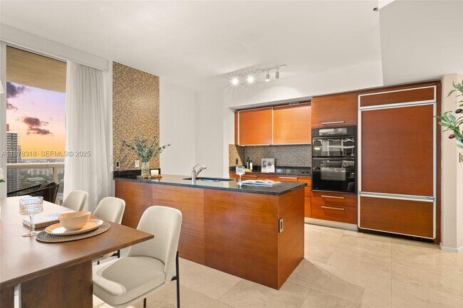 Building Photo - 1830 S Ocean Dr