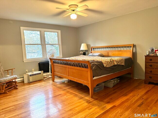 Building Photo - 480 Radmere Rd