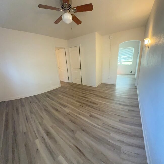 Building Photo - Sunset Suite Apartments