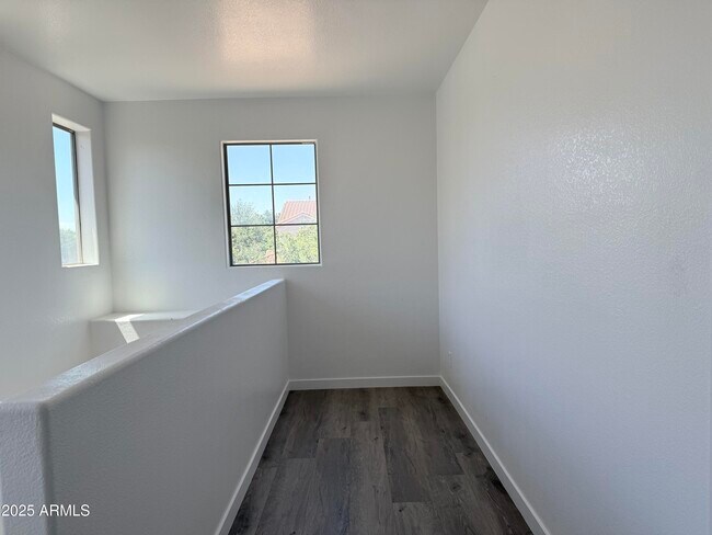 Building Photo - 3915 E Morelos St