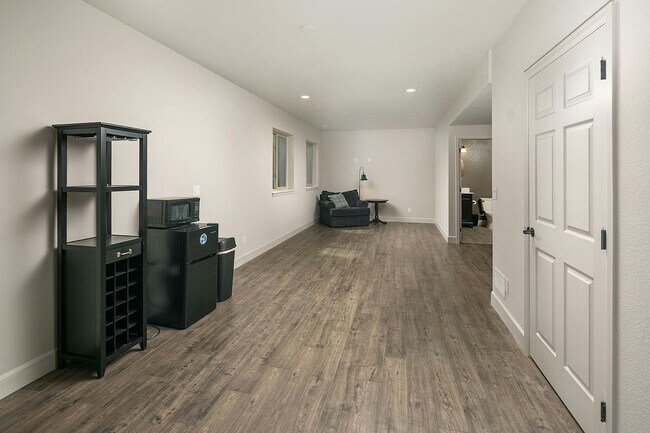 Building Photo - 17580 W 95th Pl