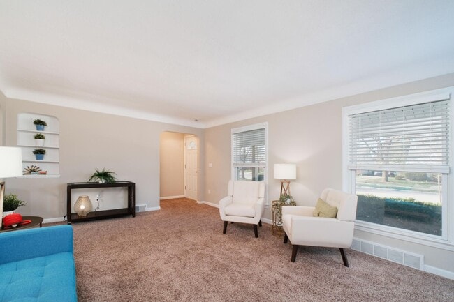 Building Photo - 13621 Vernon St