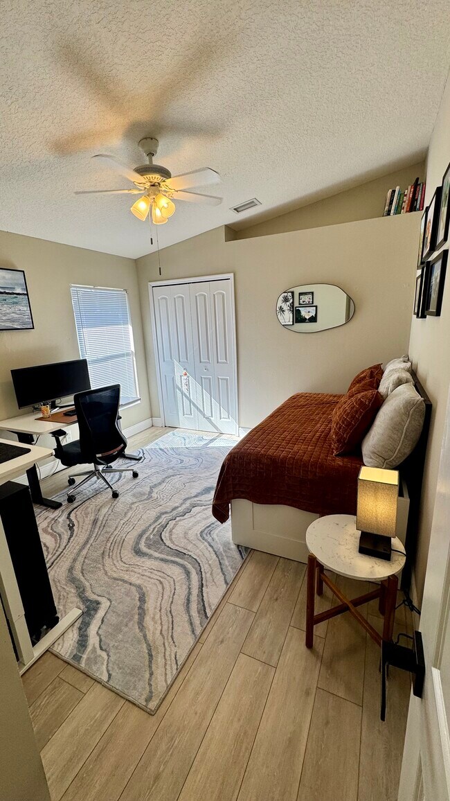 Building Photo - 480 Bridle Path Way