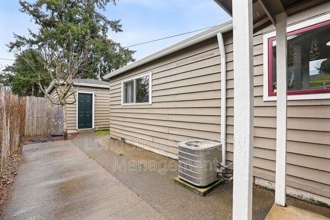 Building Photo - 3517 SE 67th Ave