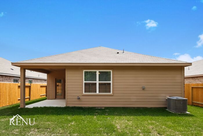 Building Photo - 10482 Sweetwater Creek Dr