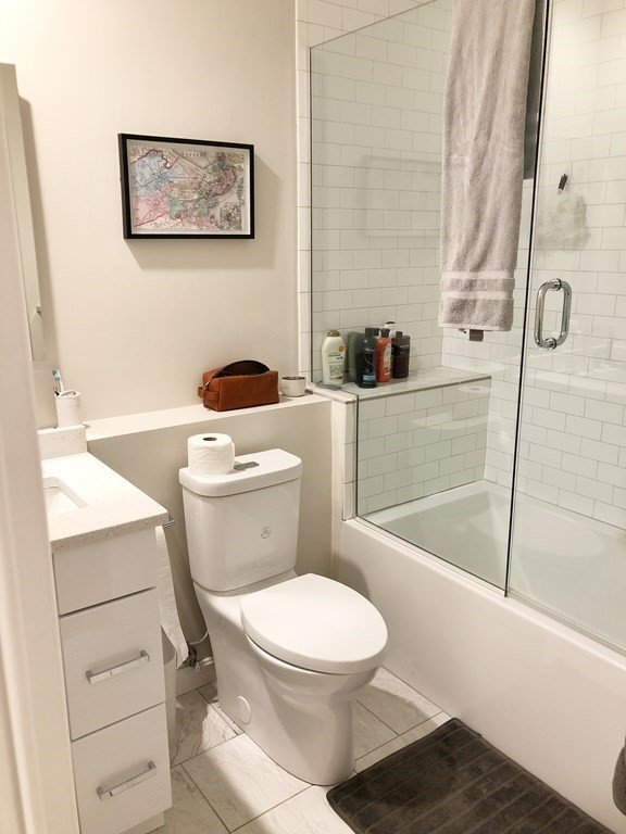 Building Photo - Modern & Spacious 3 BED 3 BATH in Great South Boston Neighborhood.