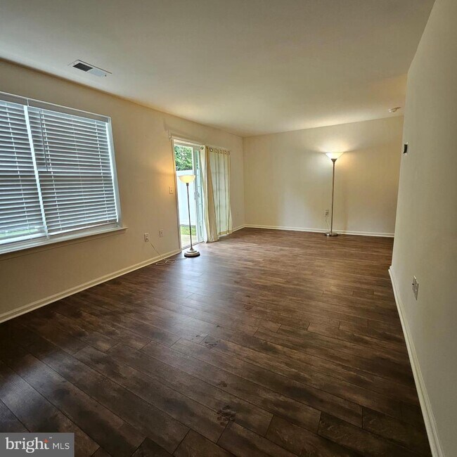 Building Photo - 76 Kramer Ct