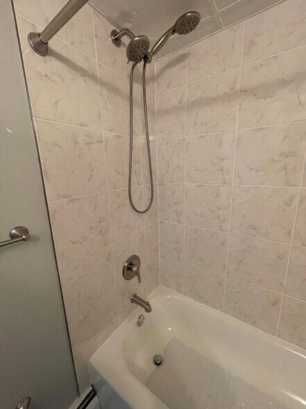 Building Photo - 1575 W Street Rd