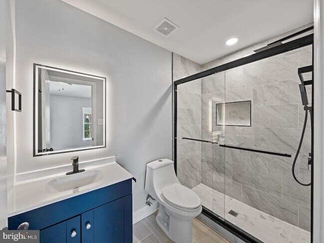 Building Photo - 13133 Park Crescent Cir