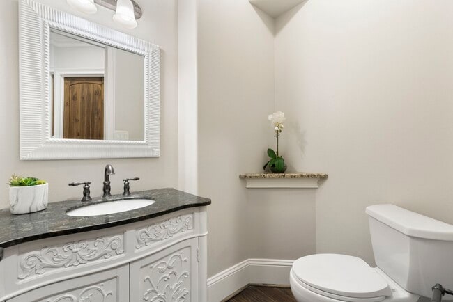 Building Photo - 26214 Kingsgate Ln