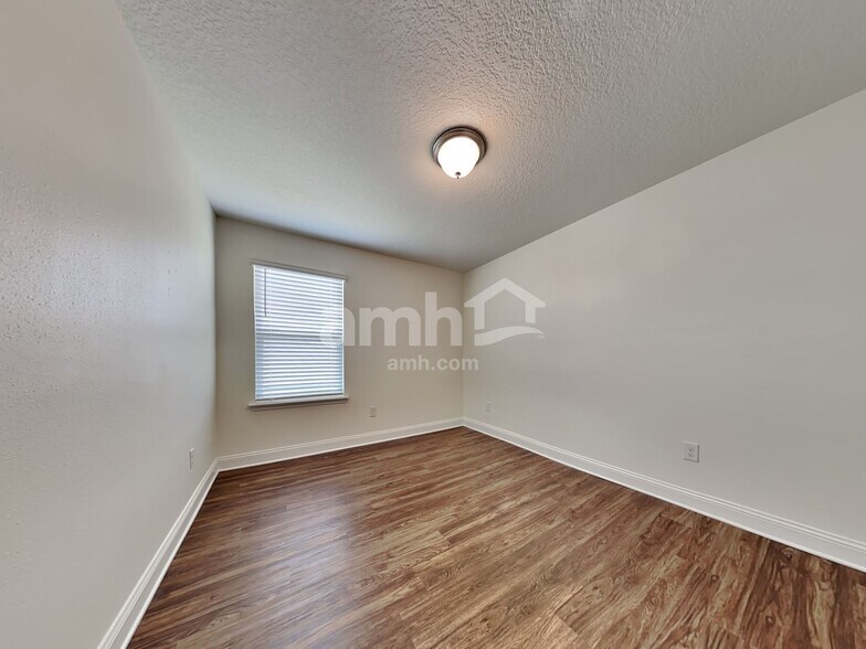 Building Photo - 21 Carlitos Wy