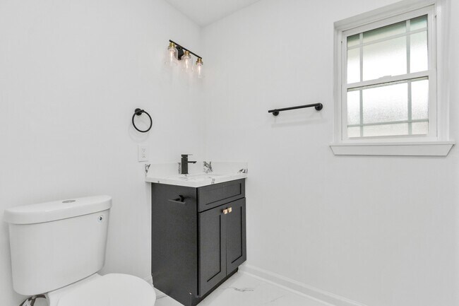 Building Photo - 5006 Heatherbloom Dr