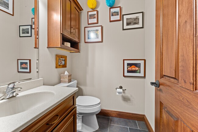 Building Photo - 12932 Sunset Bluff Ct