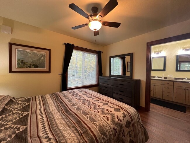 Building Photo - SEASONAL FURNISHED RENTAL
