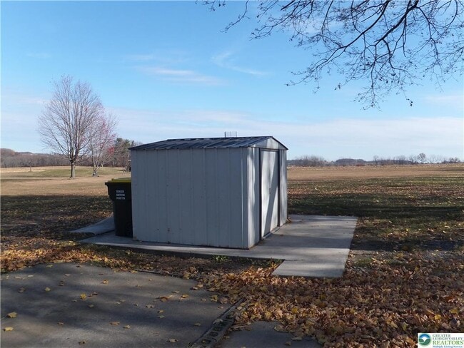 Building Photo - 8368 Seemsville Rd