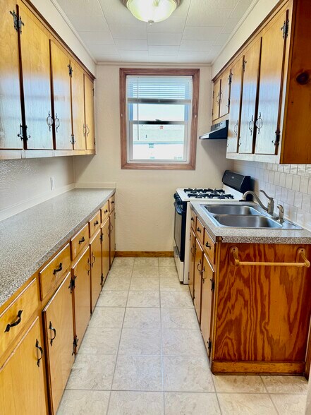 Building Photo - 117 Howard St