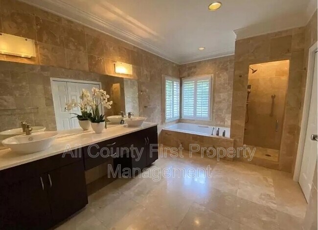 Building Photo - 1242 Wildcliff Pkwy NE