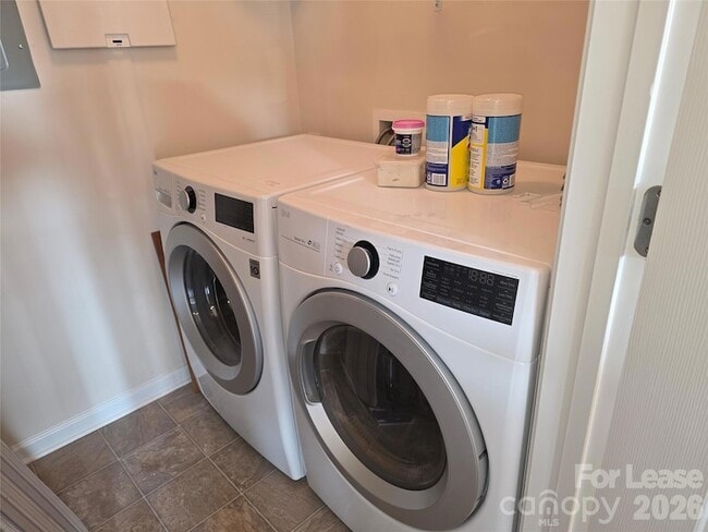 Building Photo - 15065 Santa Lucia Dr