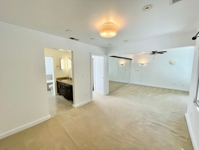 Building Photo - Contemporary, Stunning 3BR/2.5BA Noe Valley Home w/Tranquil Garden! PROGRESSIVE