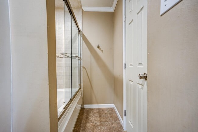 Building Photo - 2601 Augusta Dr