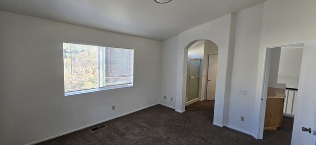 Building Photo - Weston Ranch 4 Bedroom 3 Bathroom Home