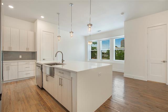 Building Photo - 4205 Roseland Ave