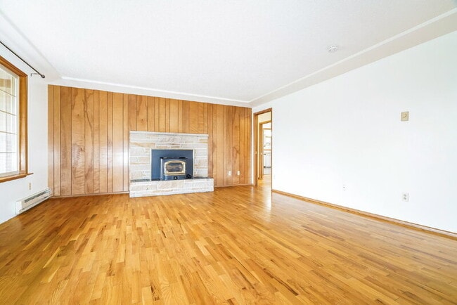 Building Photo - 7808 S Ainsworth Ave