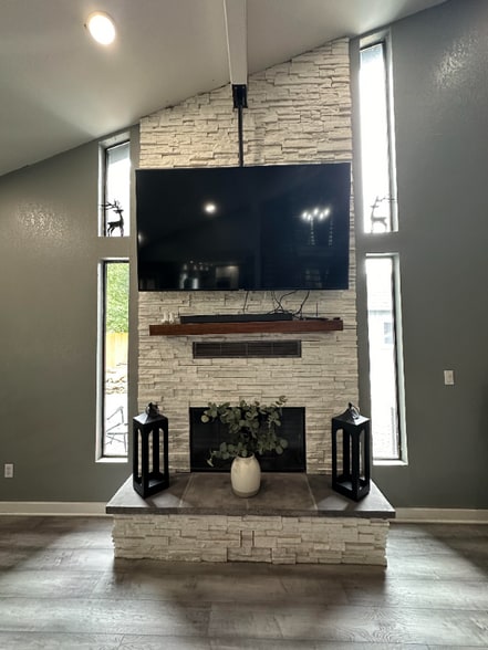 Building Photo - 9824 157th St E