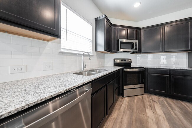 Building Photo - 4-Bedroom Temple Rental Near VA, Baylor Scott & White & Parks