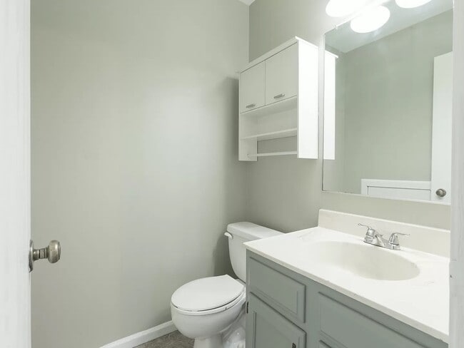 Building Photo - 1227 Andover Cir