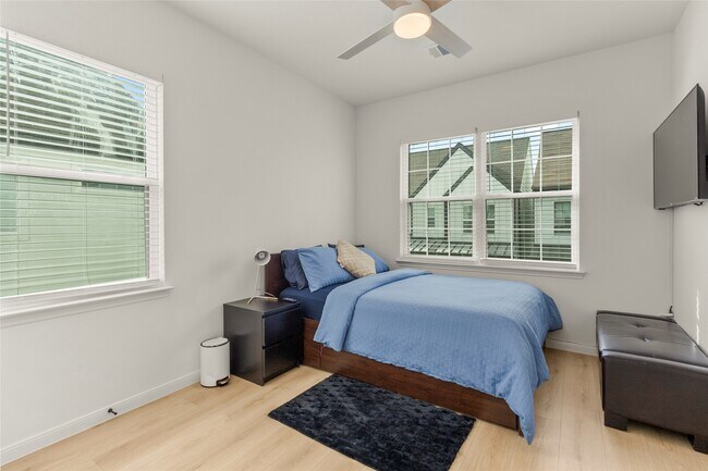 Building Photo - 1271 Oakmont Bnd Dr