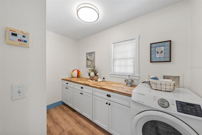 Building Photo - 759 Lantana Ave