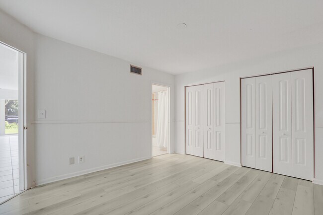 Building Photo - 342 Southwind Dr