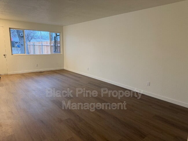 Building Photo - 1937 S Owyhee St