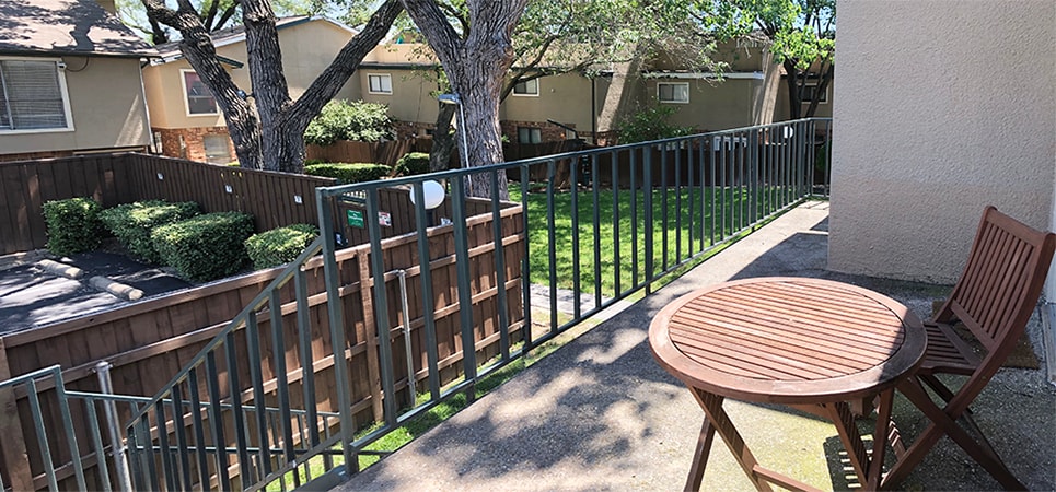 Front Balcony - 6723 Eastridge Dr