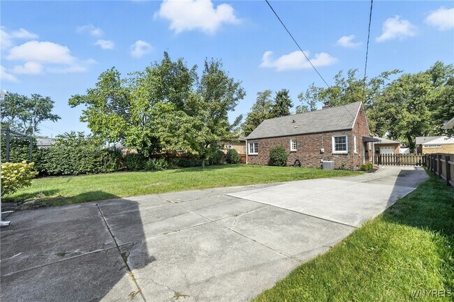 Building Photo - 179 Cortland Ave