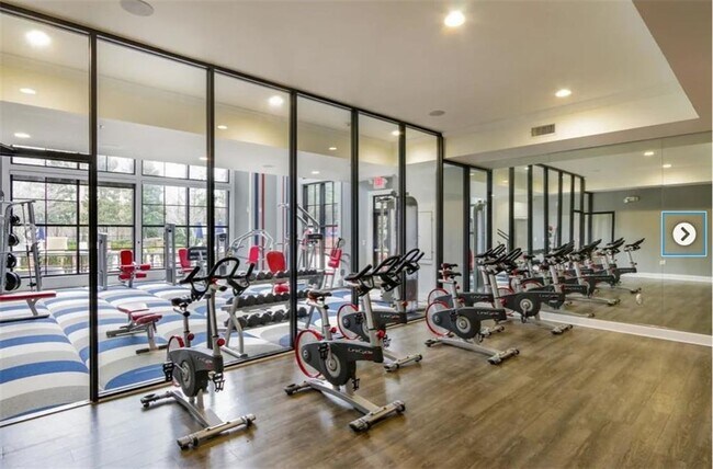 Building Photo - 350 Perimeter N Ctr