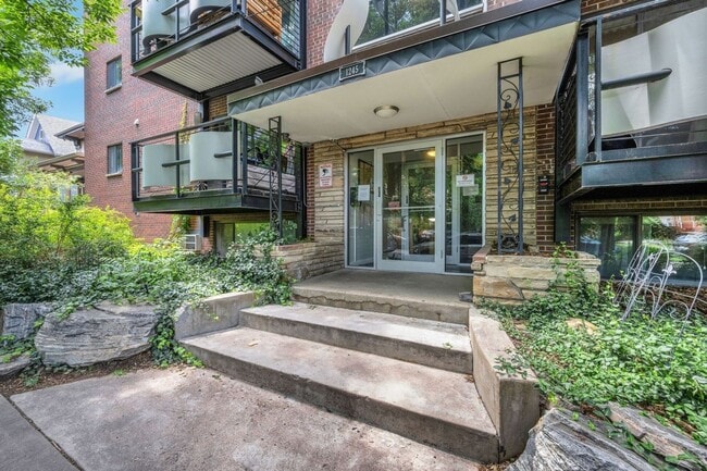 Building Photo - Charming 2BR Condo in Denver