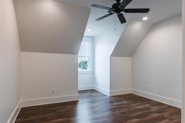 Building Photo - 414 Traditions Blvd