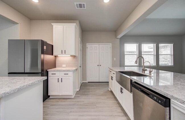 Building Photo - 4603 Bay Vista Dr