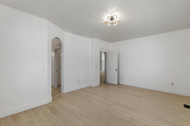 Building Photo - Fantastic 3-bed, 2.5 bath single level home near Downtown Star