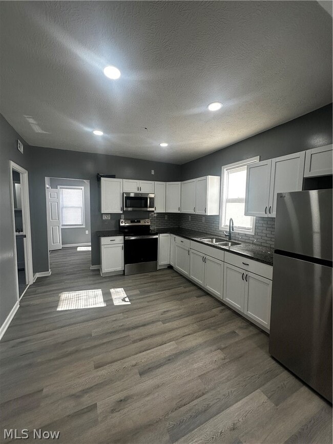 Building Photo - 3289 W 58th St