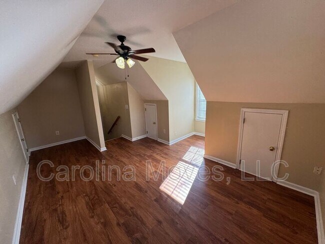 Building Photo - 500 Cliffview Ct