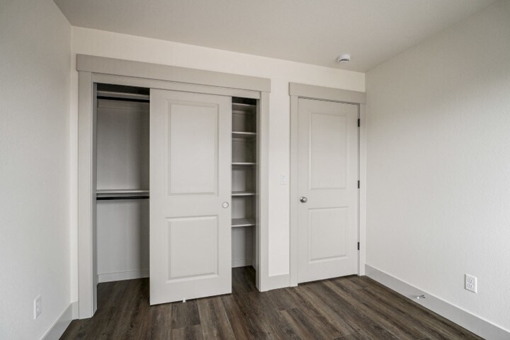 Building Photo - 1319 Oppek St NE