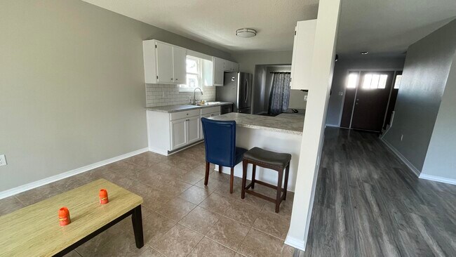 Building Photo - 463 Sandy Ridge Cir